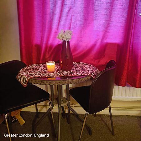 Cosy Private Room In Hornchurch, London With Free Parking Buitenkant foto