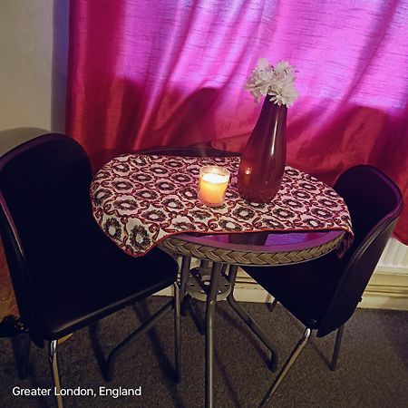 Cosy Private Room In Hornchurch, London With Free Parking Buitenkant foto