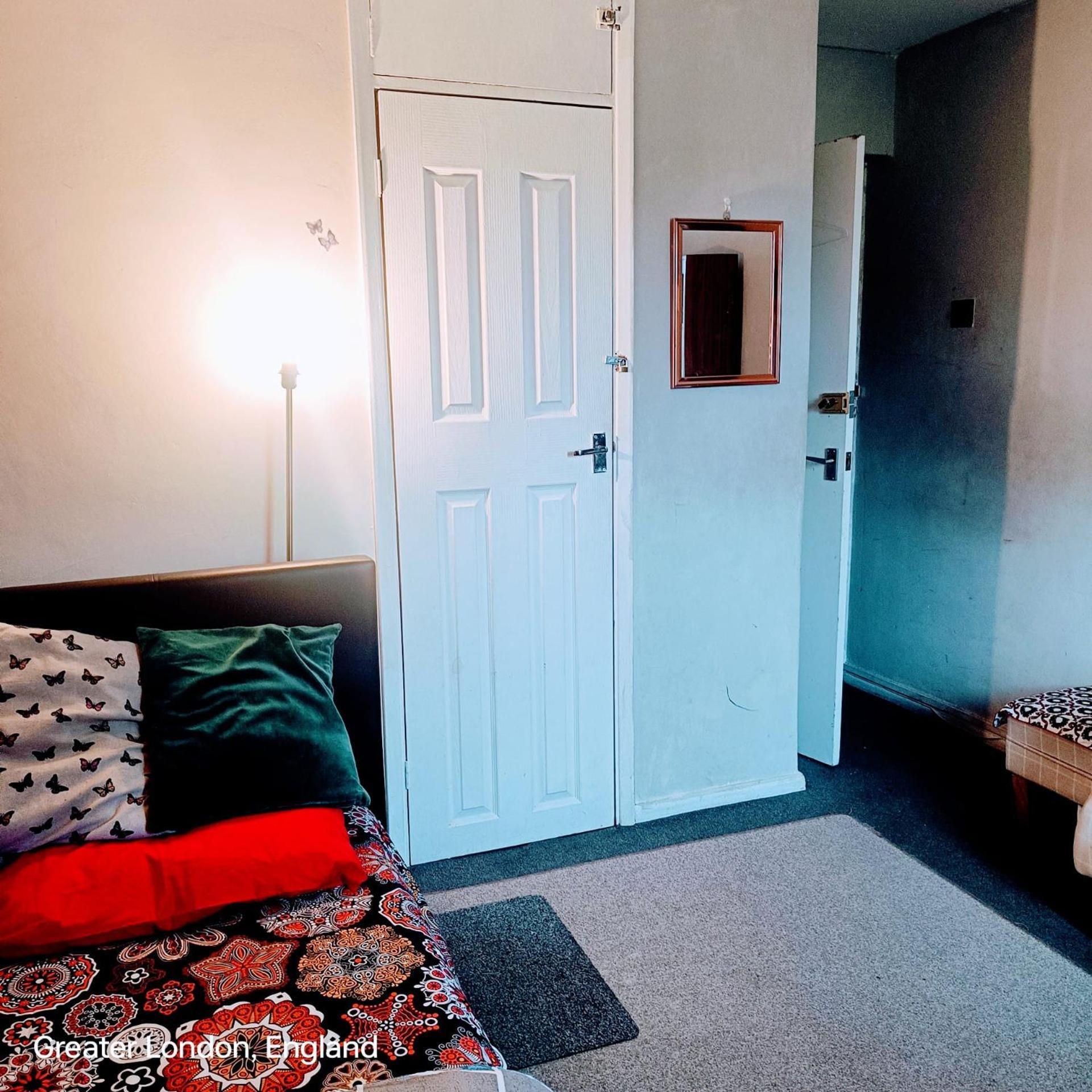 Cosy Private Room In Hornchurch, London With Free Parking Buitenkant foto